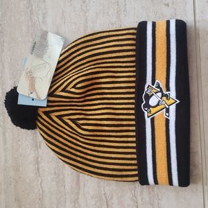 NEW Boy's Pittsburgh Penguins winter hat